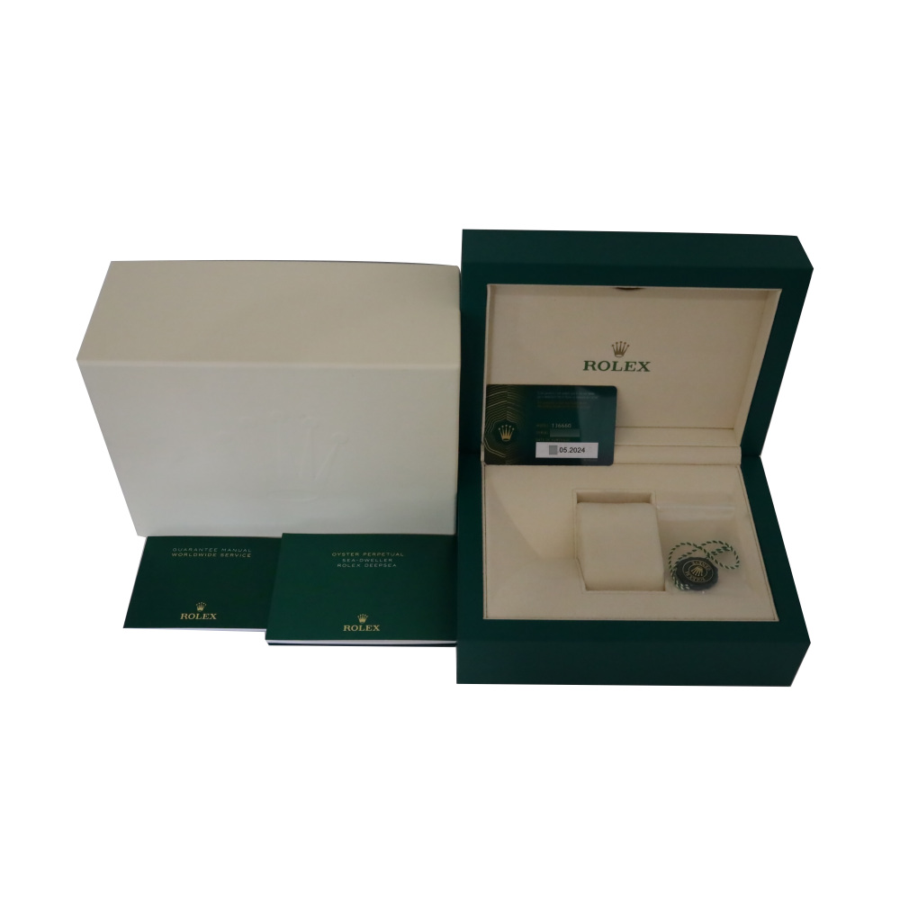 ロレックス ディープシー 136660 W262570 ボックスと保証書などの付属品